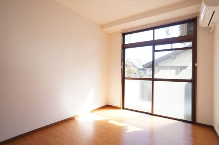 東京都世田谷区上祖師谷1(マンション)の賃貸物件の居間