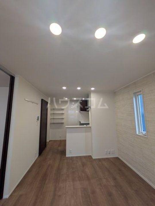 Tear La 有東の居間