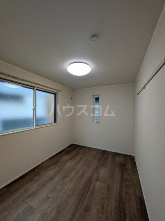 Tear La 有東の内装