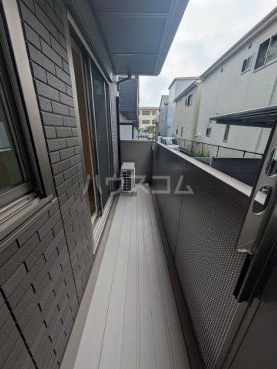 Tear La 有東の内装