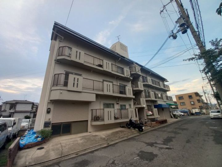 西町ハイツの外観