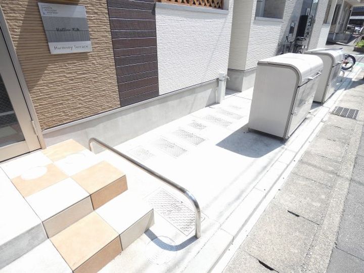 Raffine鳴海の地図