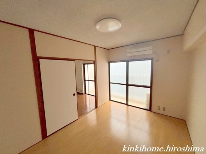 広島県広島市中区榎町(マンション)の賃貸物件の居間