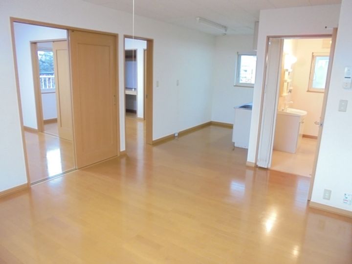 ハイツ新栄台弐番館の居間