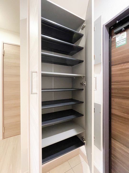 セレスティア荻窪の玄関