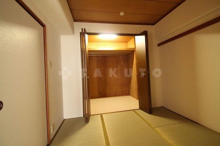 日商岩井朱雀マンションの内装