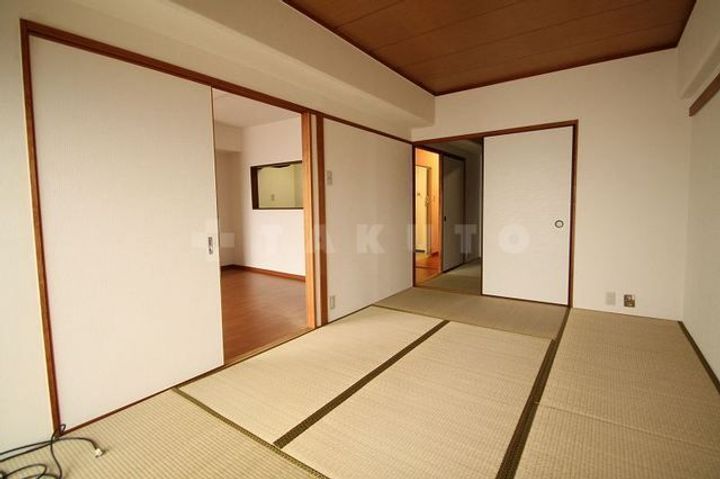 日商岩井朱雀マンションの内装