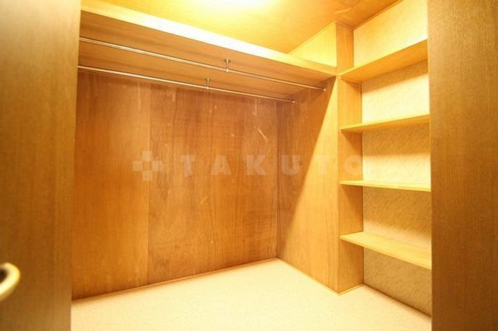 日商岩井朱雀マンションの内装