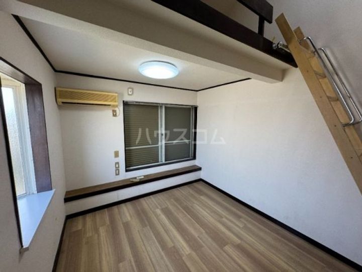 クロノス仙川の居間