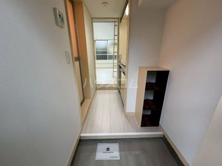 クロノス仙川の玄関