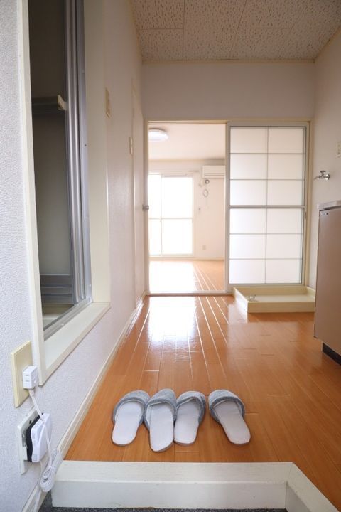 岡山県倉敷市中庄の賃貸アパートの玄関