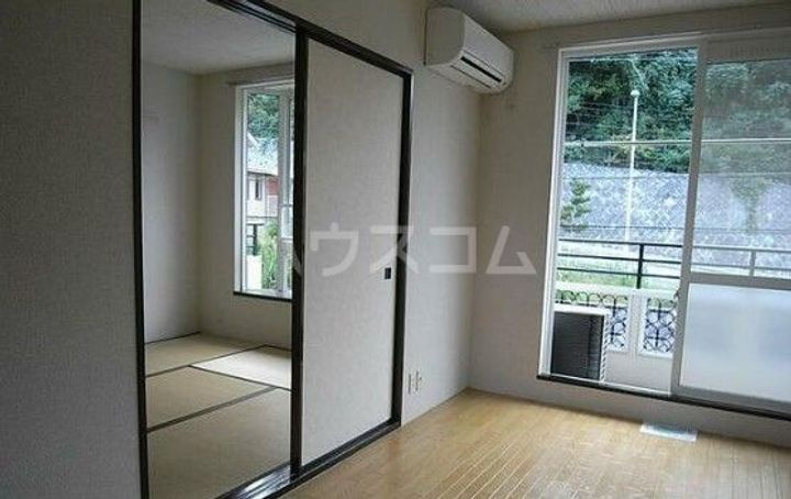 ヒルサイドIの居間