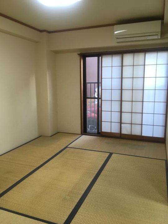 ヴィラ高島の居間