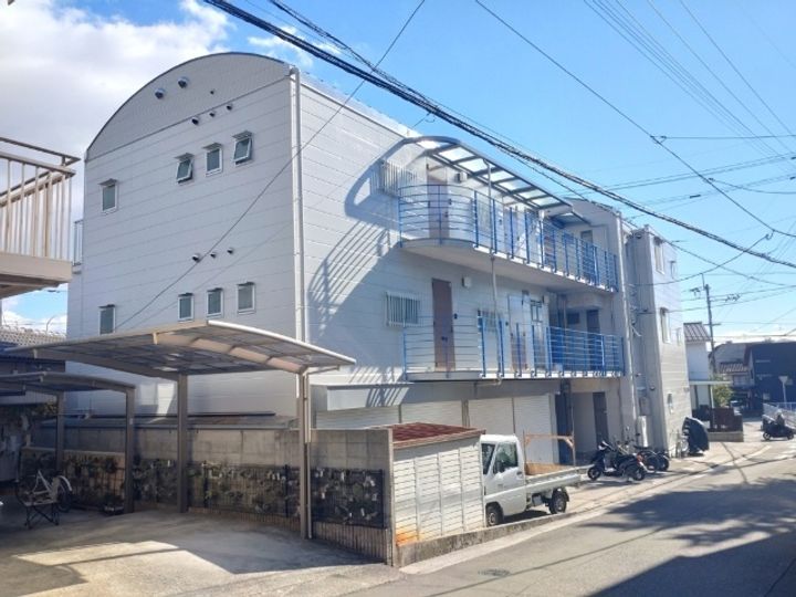 VAULTSの外観