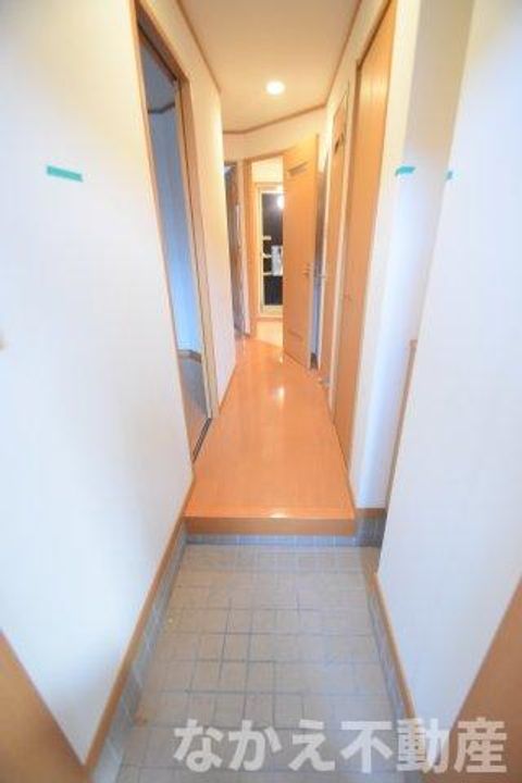 徳島県小松島市中田町字内開(マンション)の賃貸物件の玄関
