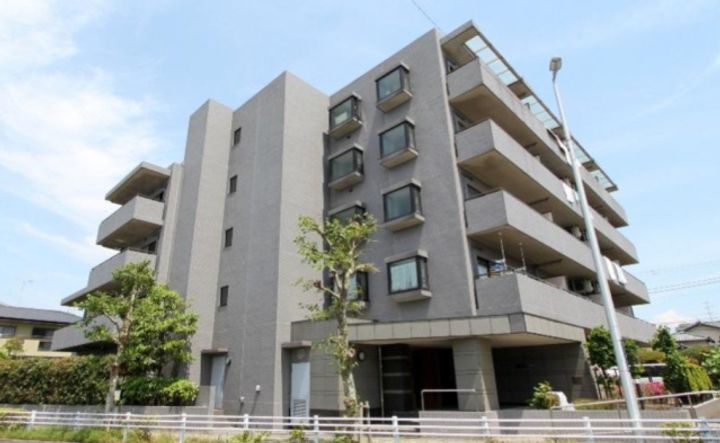 レジデンス雅鷺の外観