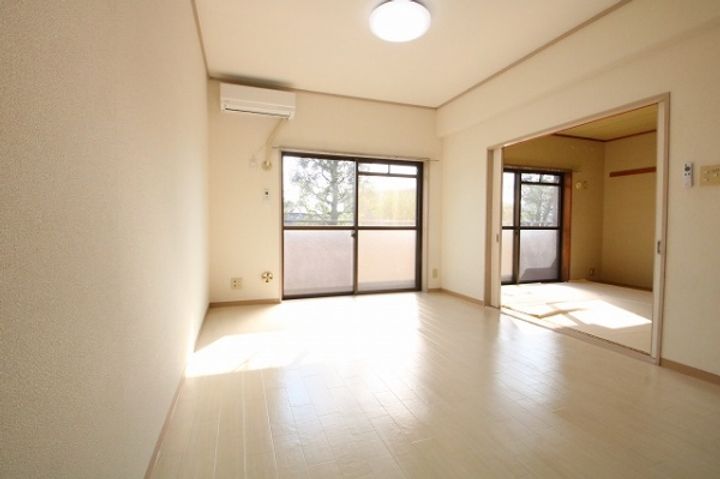 エミナンス ドゥ ファミーユ A棟の居間