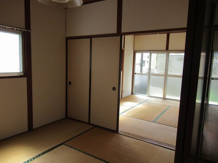 岸川ハイツの居間