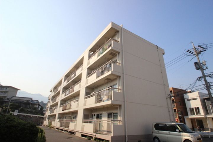 城元マンションの外観