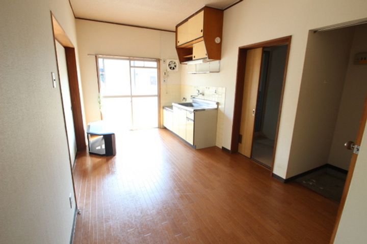 城元マンションの居間