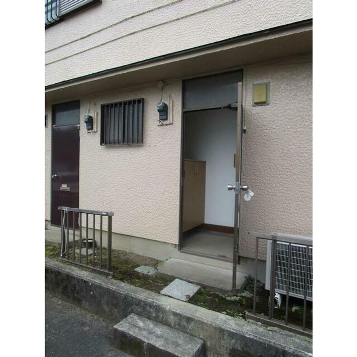 神奈川県小田原市東町3(一戸建)の賃貸物件の玄関
