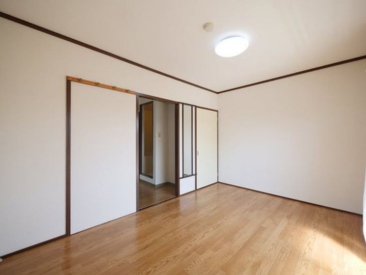 サンロイヤル豊成の内装