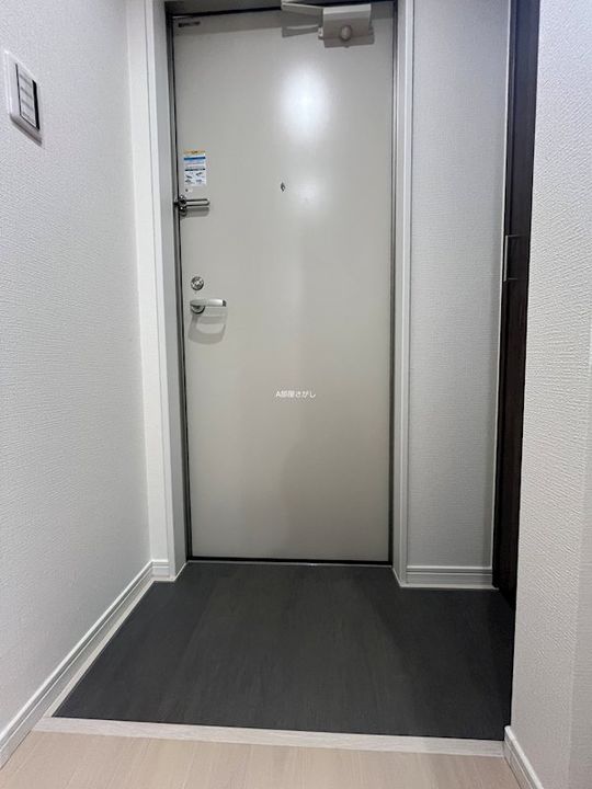 H-maison鶴橋IIの玄関