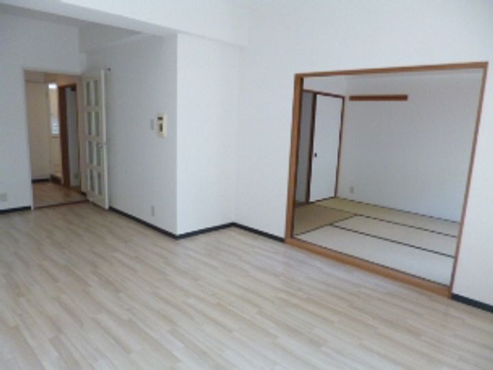 大阪府豊中市曽根南町2(マンション)の賃貸物件の居間