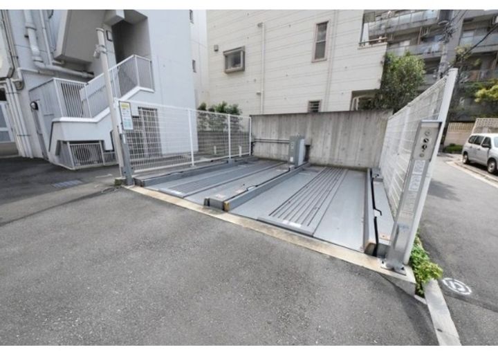 東京都港区三田5の賃貸マンションの地図