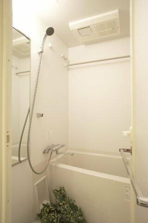 東京都港区三田5の賃貸マンションの風呂