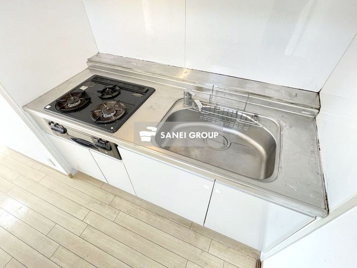 入間市駅前ビルのキッチン
