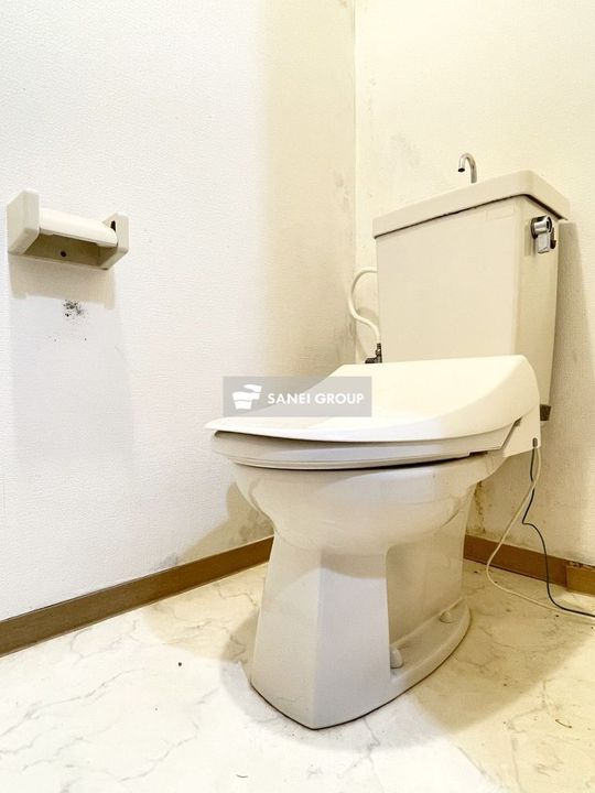 入間市駅前ビルの内装