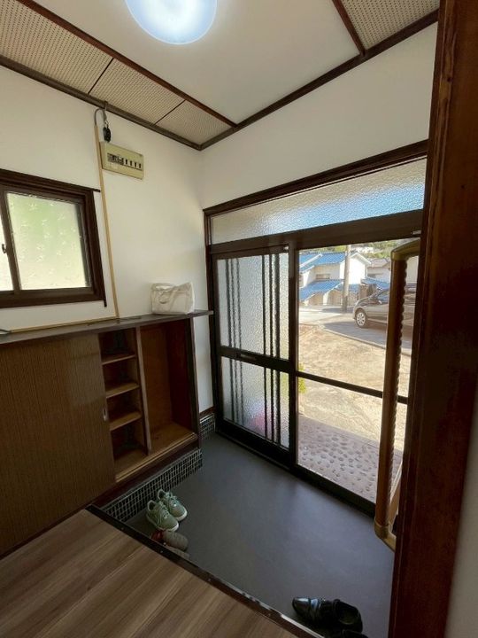 広島県呉市溝路町(一戸建)の賃貸物件の玄関