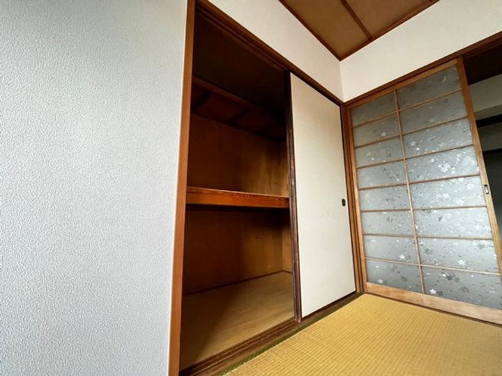 八木興産ビルの内装