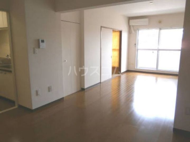 Bellevue壱番館の居間
