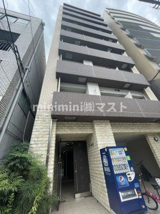 REI難波西の外観