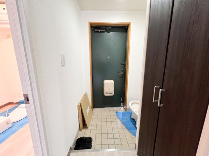 高知県高知市葛島4(マンション)の賃貸物件の玄関