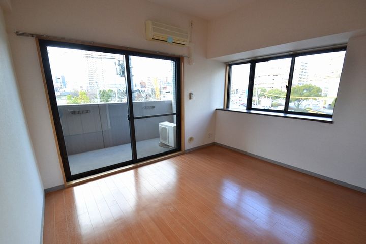ロアール南竹屋の内装