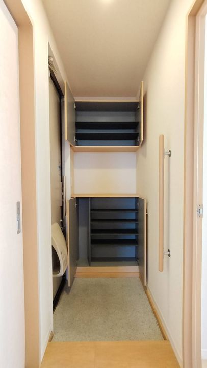 レ・クラヴィエAの玄関