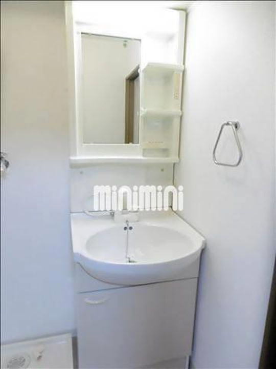 ロイヤル茂の内装