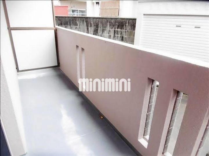 ロイヤル茂の内装