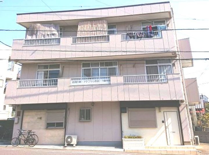 三枝ビルの外観