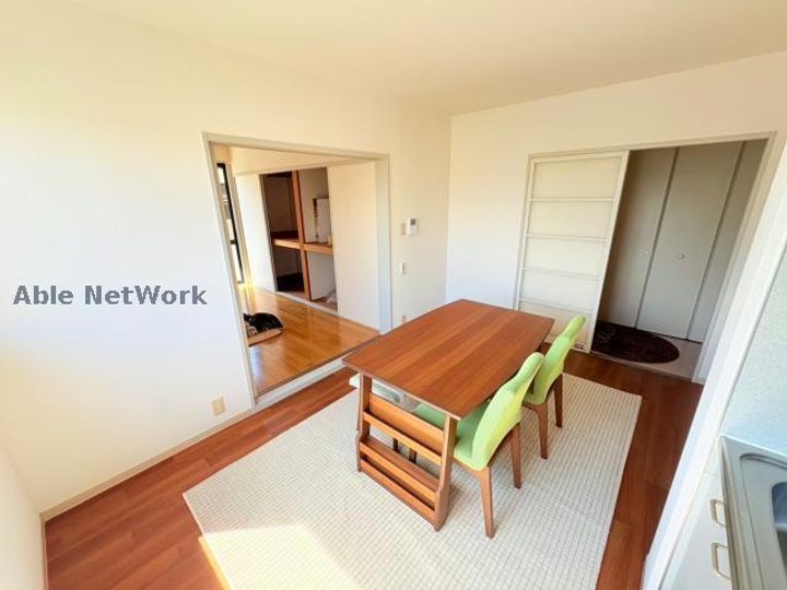 シャルマンドミールBの居間