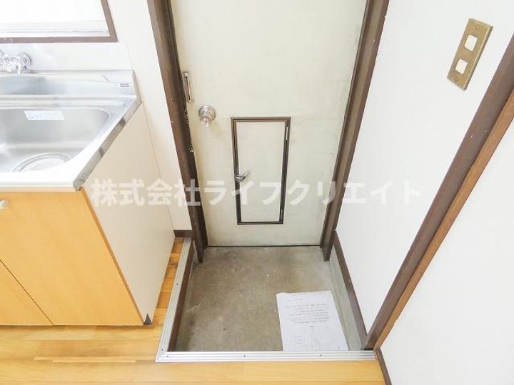 稲森荘の玄関