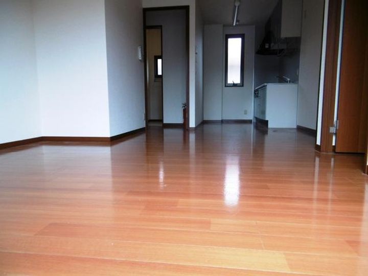 リファインド二ツ屋A 角の居間