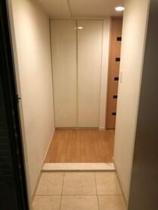 レジディア御茶ノ水Aの玄関