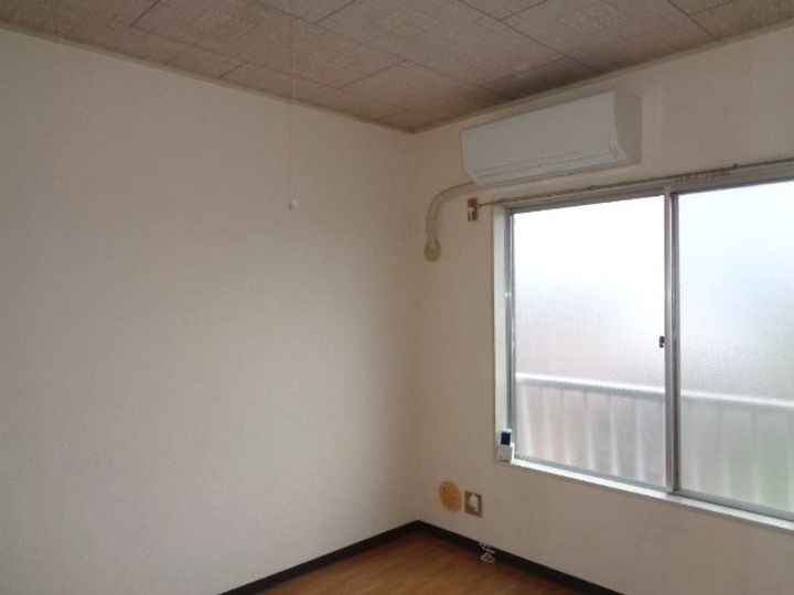 グリーンビュー若葉の居間