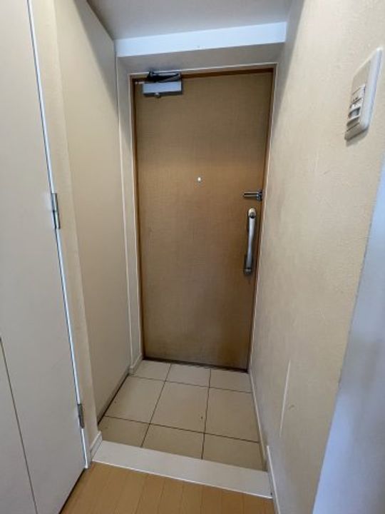 コンテント府中の玄関