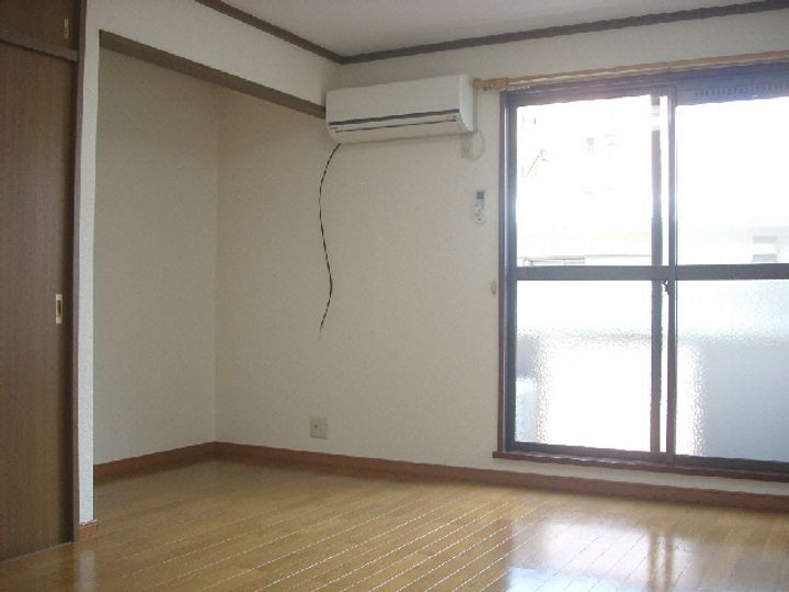 ジョワージファミーユ2号棟の居間