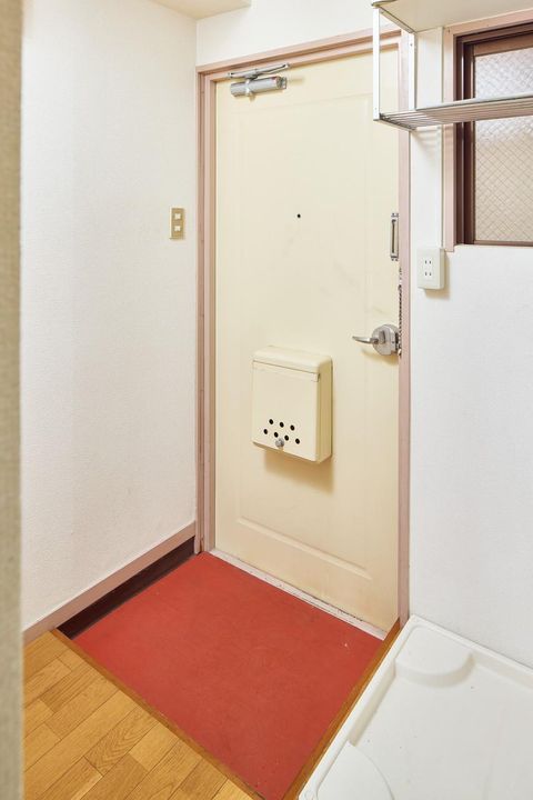 モリタビルの玄関